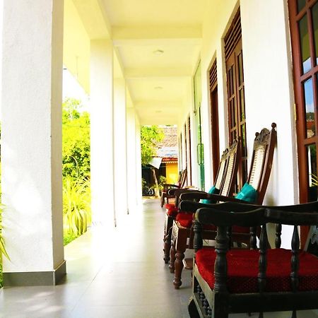 A&B Resort Negombo Kudapaduwa Eksteriør bilde