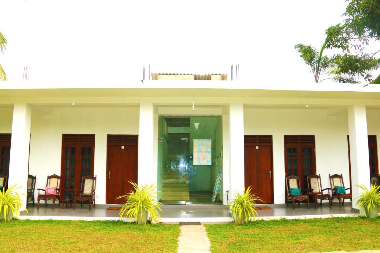A&B Resort Negombo Kudapaduwa Eksteriør bilde