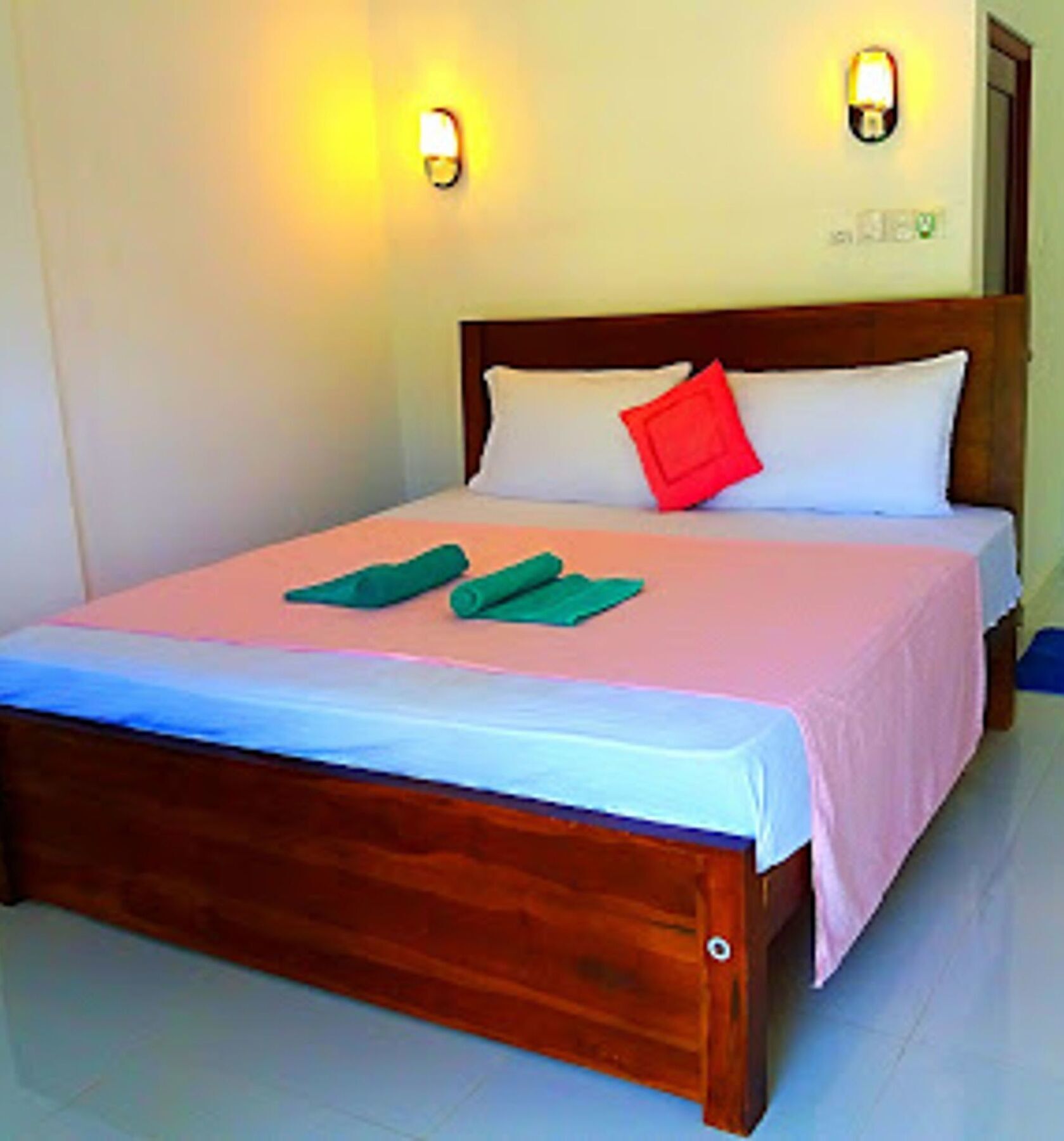 A&B Resort Negombo Kudapaduwa Eksteriør bilde