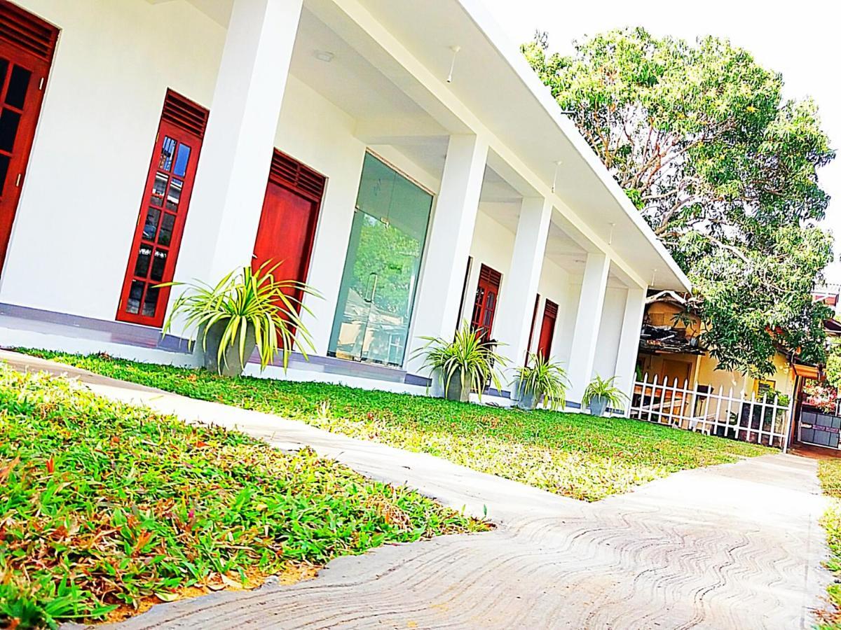 A&B Resort Negombo Kudapaduwa Rom bilde